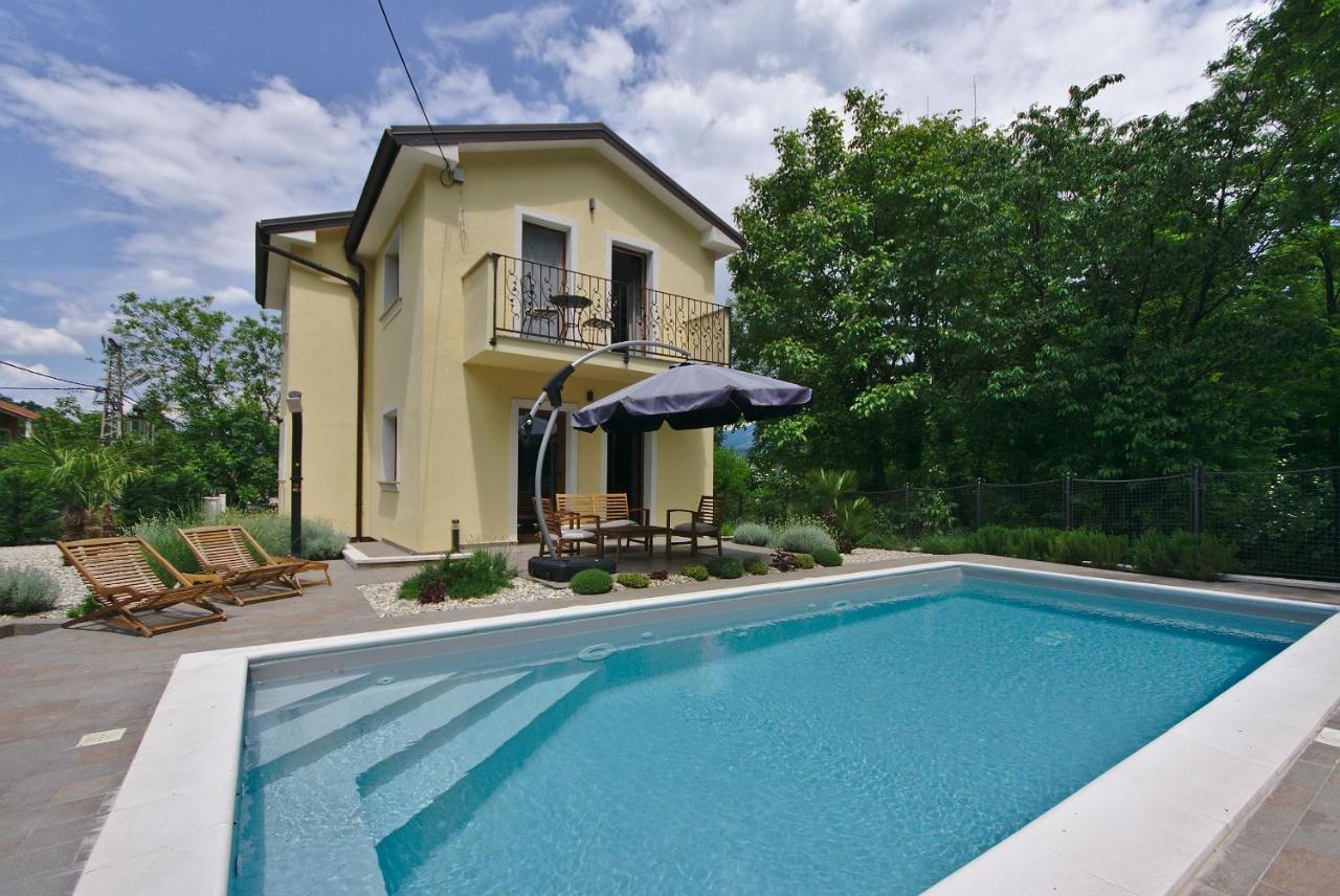 Holiday House With Pool Čavle Exteriör bild